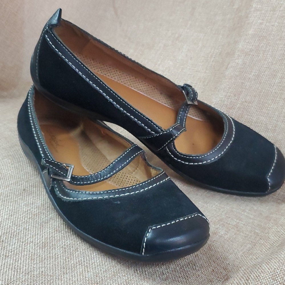 Casual Cushy Suede Flats womens 11